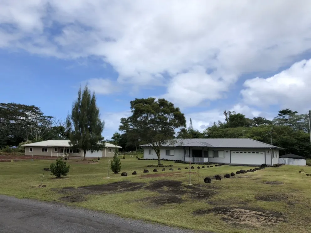 Custom yard cleanup service for beautiful yards in Hilo, HI by Lord’s landscaping