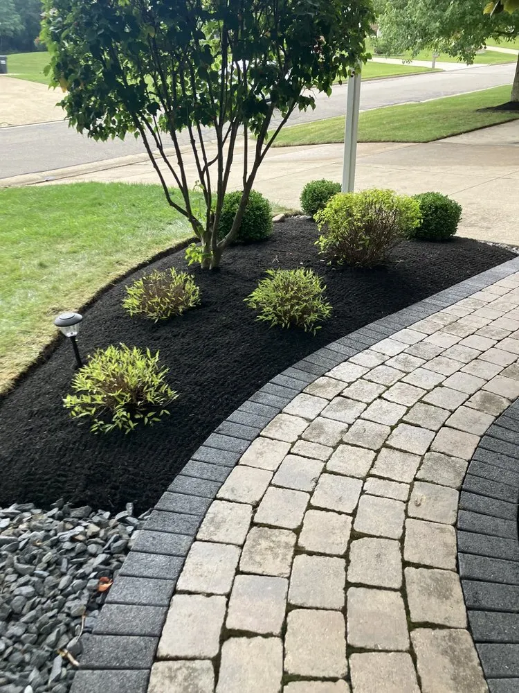 Local garden landscaping for homes across Norwalk, OH - Lorence Landscaping