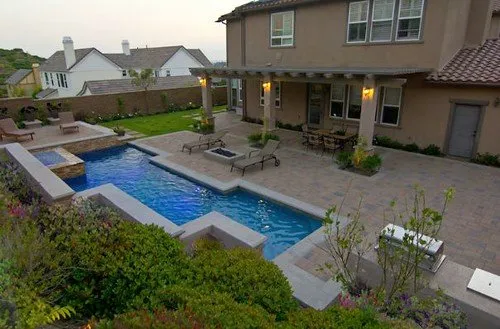 Top-rated outdoor landscaping with custom design in Riverside, CA by Lorens Builder