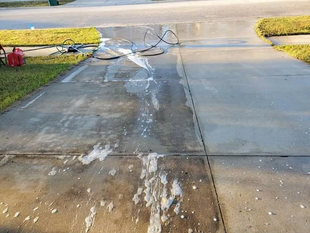 Affordable lawn care service in Tavares, FL by Loren's Lawn Care And Services