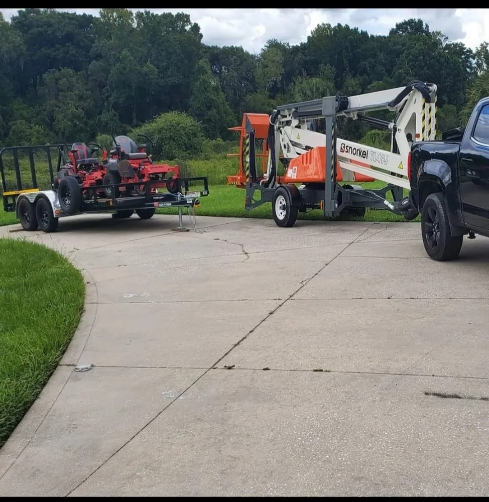 Top-rated lawn care service in Tavares, FL - Loren's Lawn Care And Services