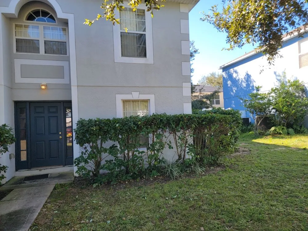 Expert landscaping services for homes across Tavares, FL - Loren's Lawn Care And Services