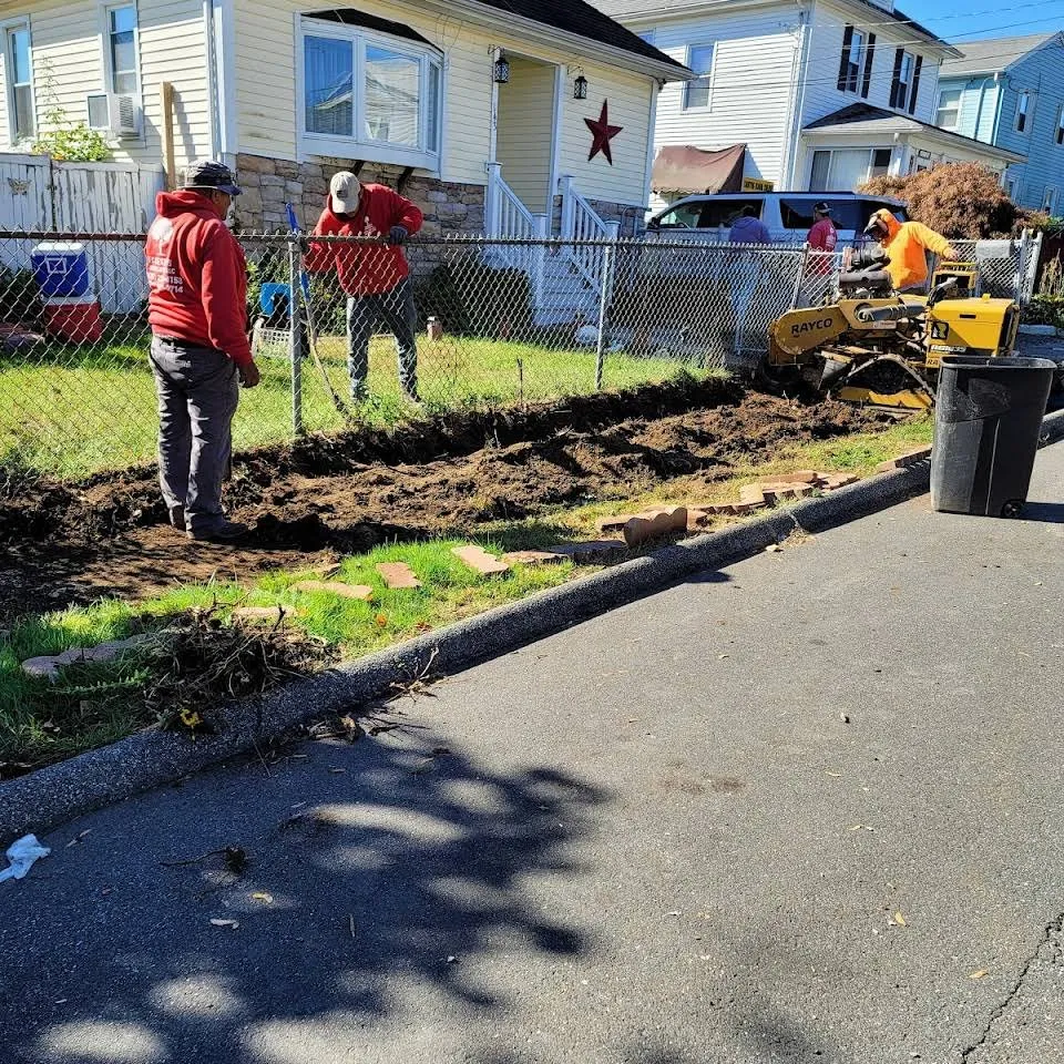 Expert landscaping services experts serving Stratford, CT - Lorenzo's Landscaping & Tree Service
