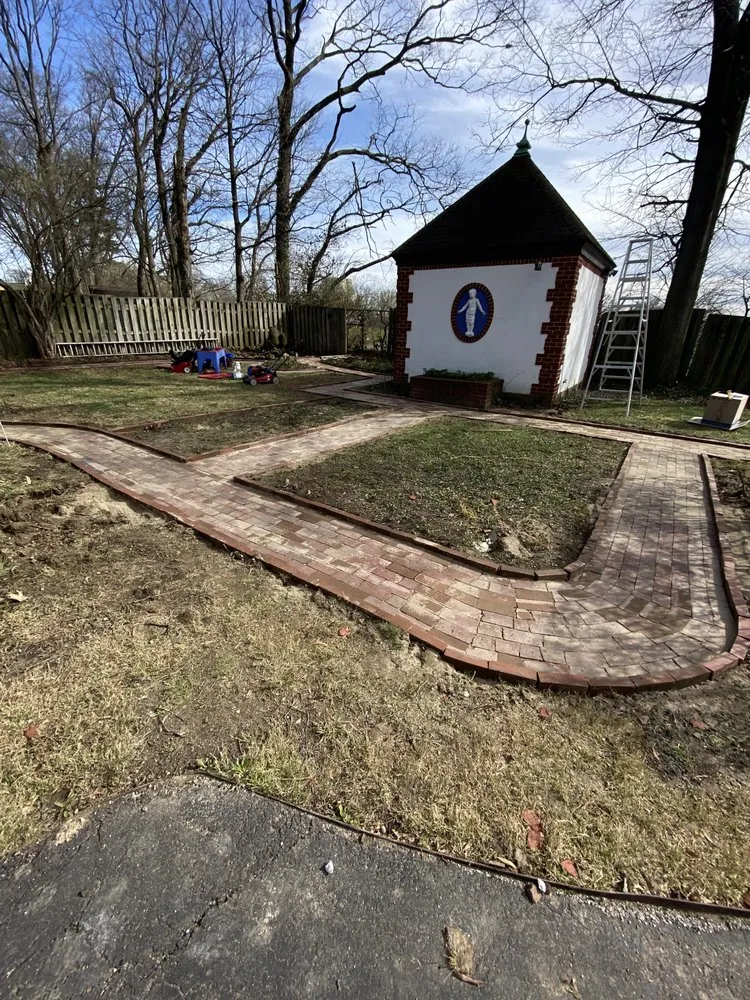 Local residential landscaping for year-round maintenance in Covington, KY by Lorenzo’s Lawn Care And Landscaping