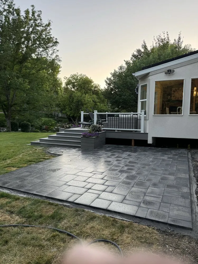 Expert lawn mowing service in Taylorsville, UT by Lorl Lopez