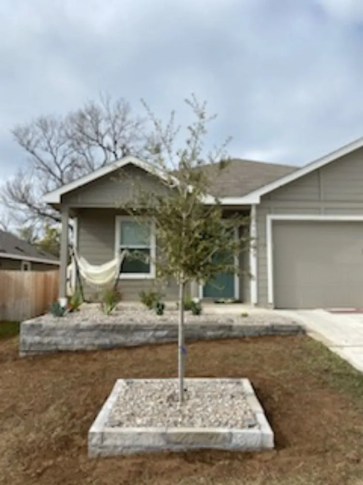 Custom landscape installation experts serving Austin, TX - Los 3 Gallos Giros