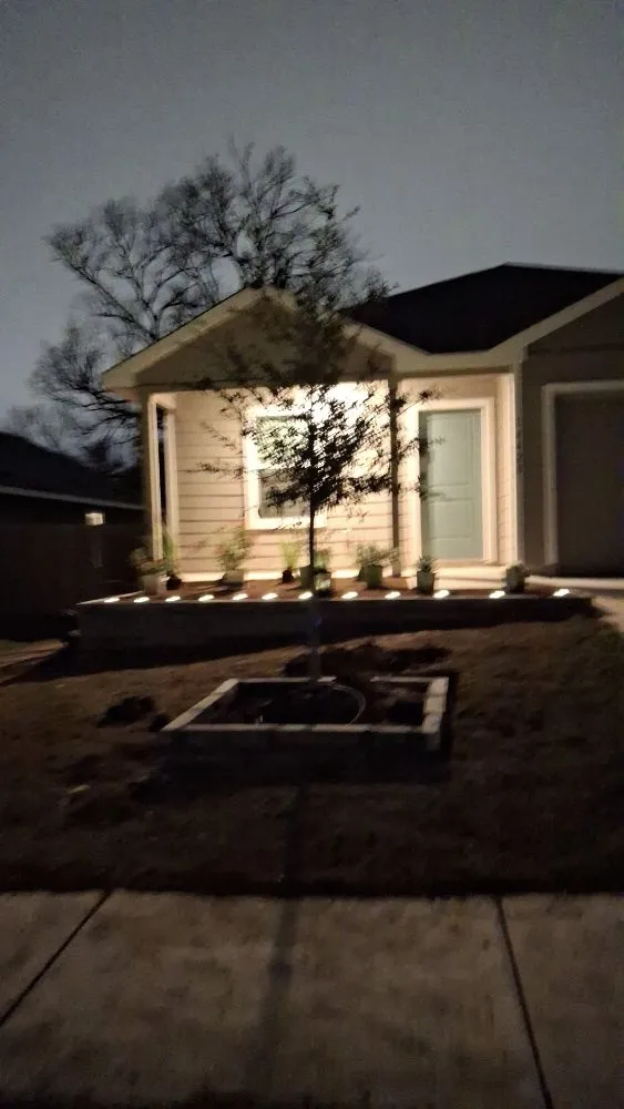 Professional yard maintenance for year-round maintenance across Austin, TX - Los 3 Gallos Giros