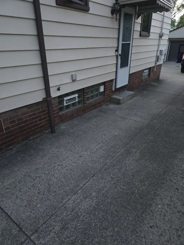 Top-rated yard cleanup service in Cleveland, OH by Los Brothers Landscaping