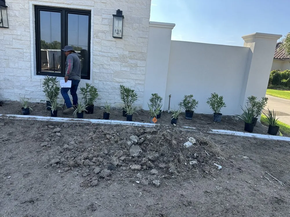 Top-rated yard cleanup service in Edinburg, TX by Los Brothers Landscaping