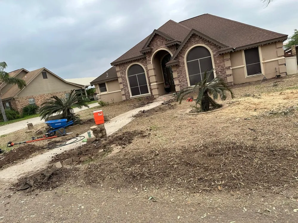 Local yard maintenance experts serving Edinburg, TX - Los Brothers Landscaping