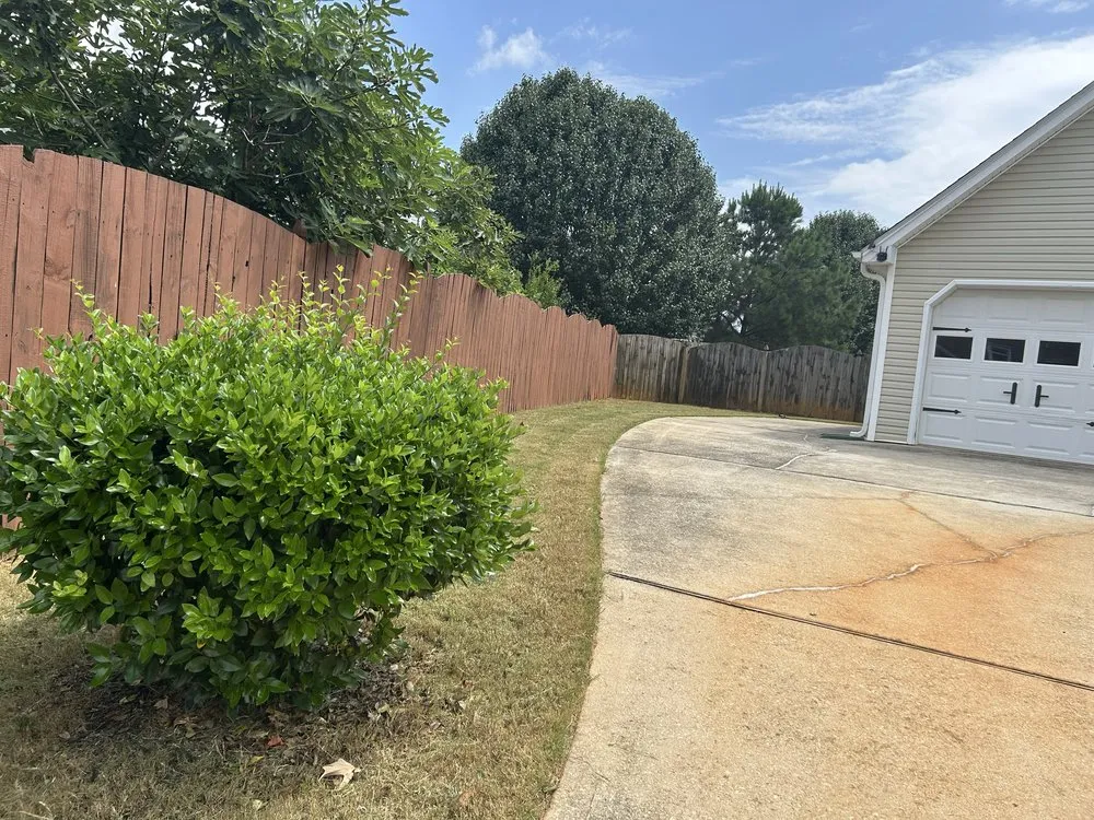 Top-rated yard cleanup service in Lawrenceville, GA - Los Chicanos Landscaping