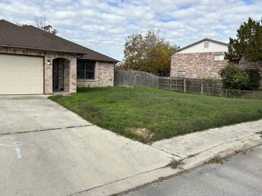 Top-rated landscaping services for beautiful yards across San Antonio, TX - Los compadres landscape