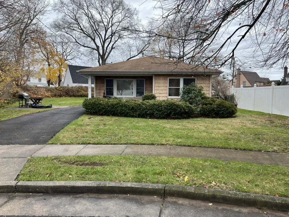 Affordable landscape installation in Hempstead, NY by Los Cuñados Services