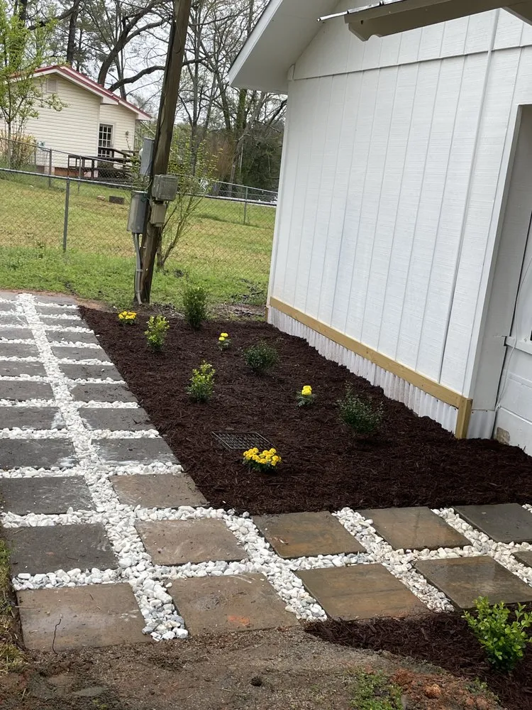 Top-rated yard cleanup service in Opelika, AL by Los Garcias Contruction