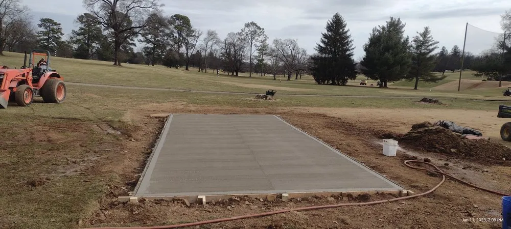 Expert yard cleanup service in Roanoke, VA by Los Hernandez  Landscaping