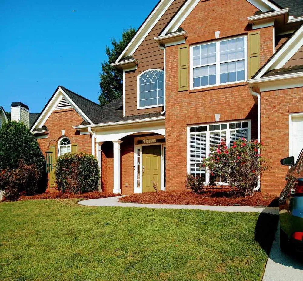 Reliable landscaping services experts serving Lithia Springs, GA - Los Hombre Landscaping