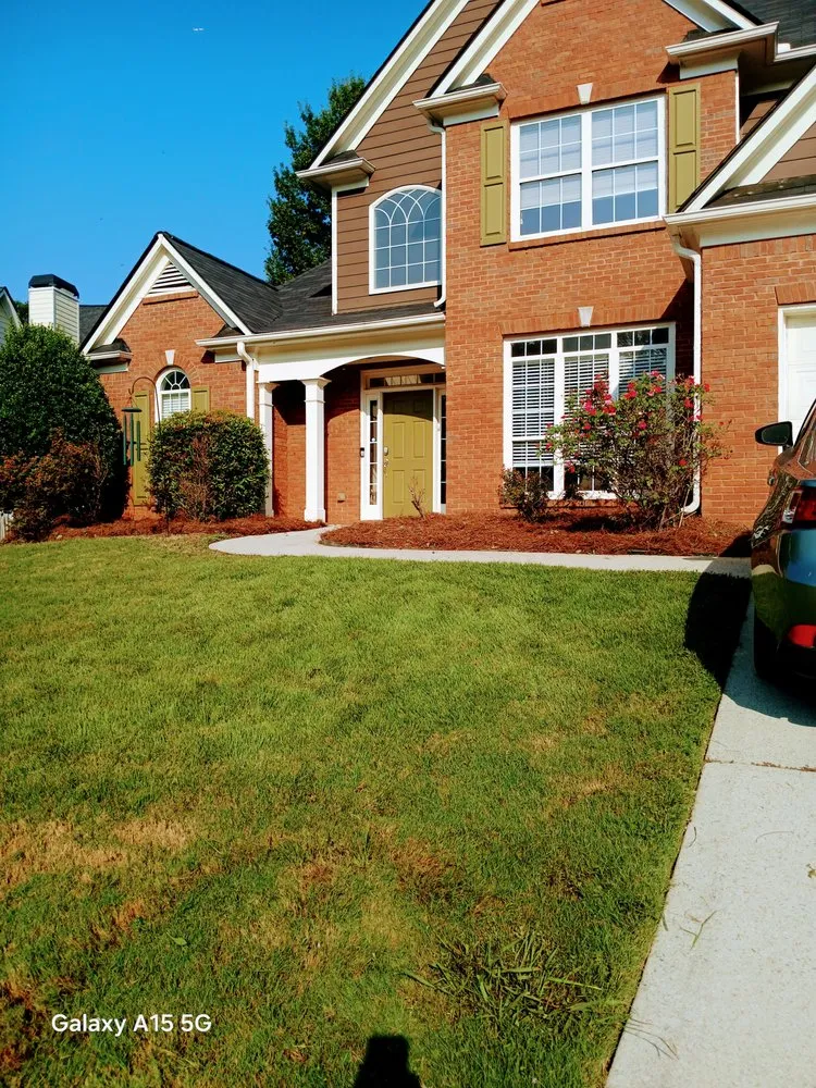 Expert outdoor landscaping in Lithia Springs, GA by Los Hombre Landscaping