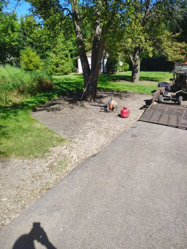 Affordable lawn care service for beautiful yards in Waukegan, IL by Los Landscaping