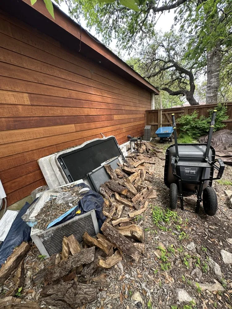 Affordable garden landscaping for residential properties across San Antonio, TX - Los Lawn Guys