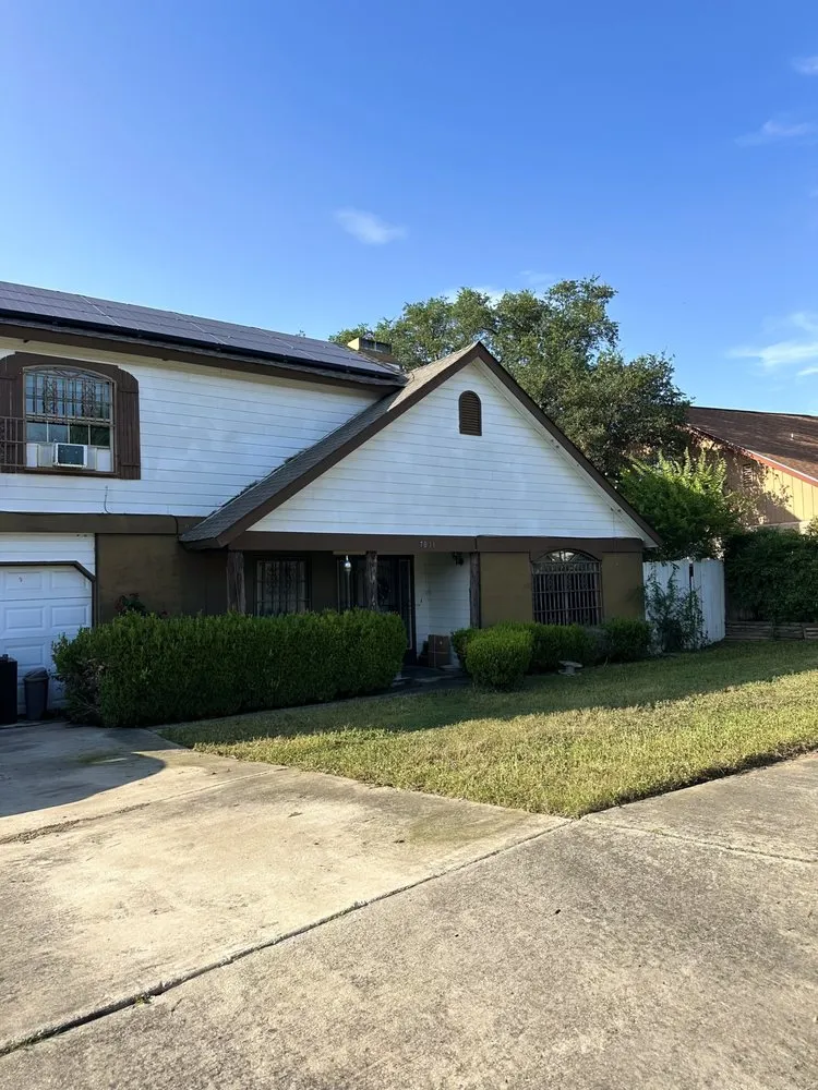 Local residential landscaping in San Antonio, TX by Los Lawn Guys