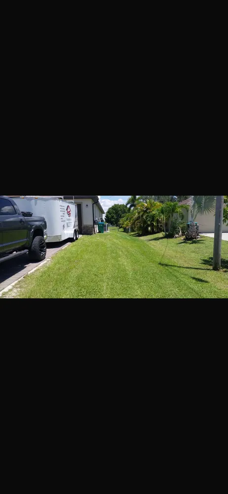 Expert landscaping services for residential properties across Cape Coral, FL - Los Makos