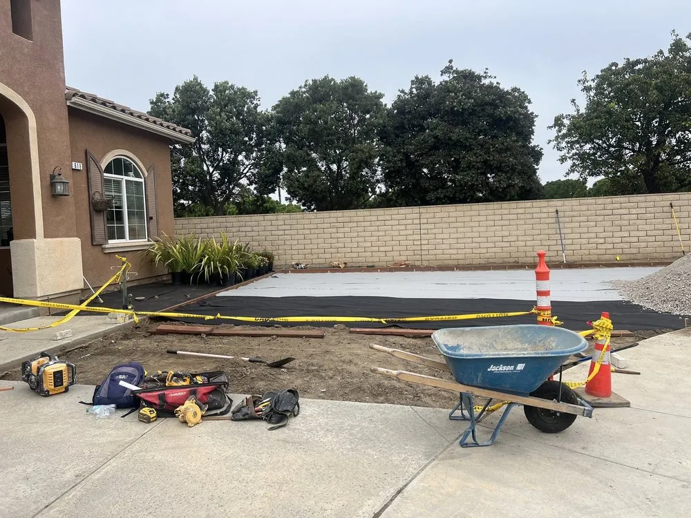 Expert yard cleanup service in Oxnard, CA - Los Olivos Landscape Construction