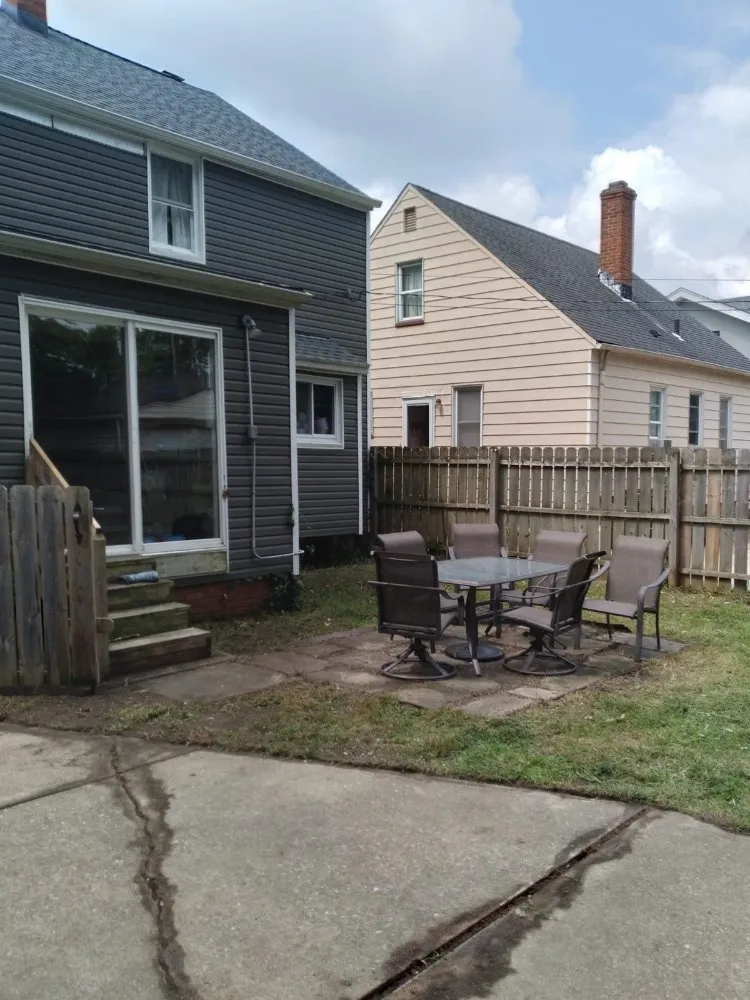 Professional yard maintenance for beautiful yards in Cleveland, OH by Los Primos Landscape