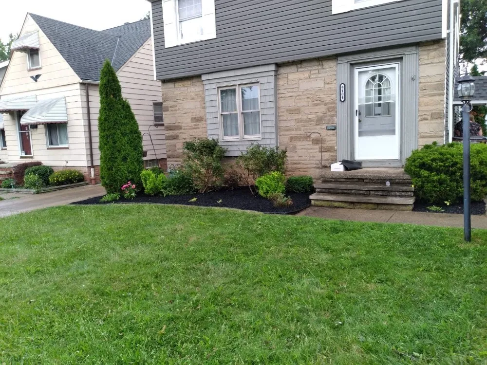 Trusted lawn care service experts serving Cleveland, OH - Los Primos Landscape