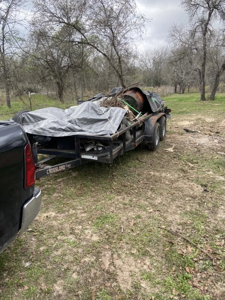 Custom landscaping services with custom design in Stockdale, TX by Los primos