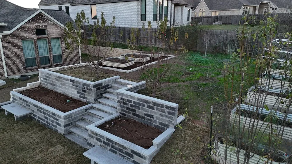 Local lawn care service experts serving Dripping Springs, TX - Los Rios Landscaping