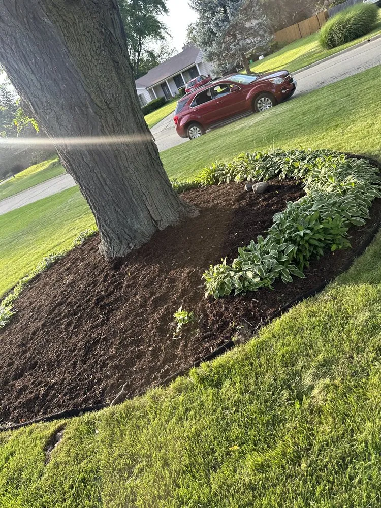 Trusted yard maintenance for residential properties across DeKalb, IL - Los Rojas landscaping
