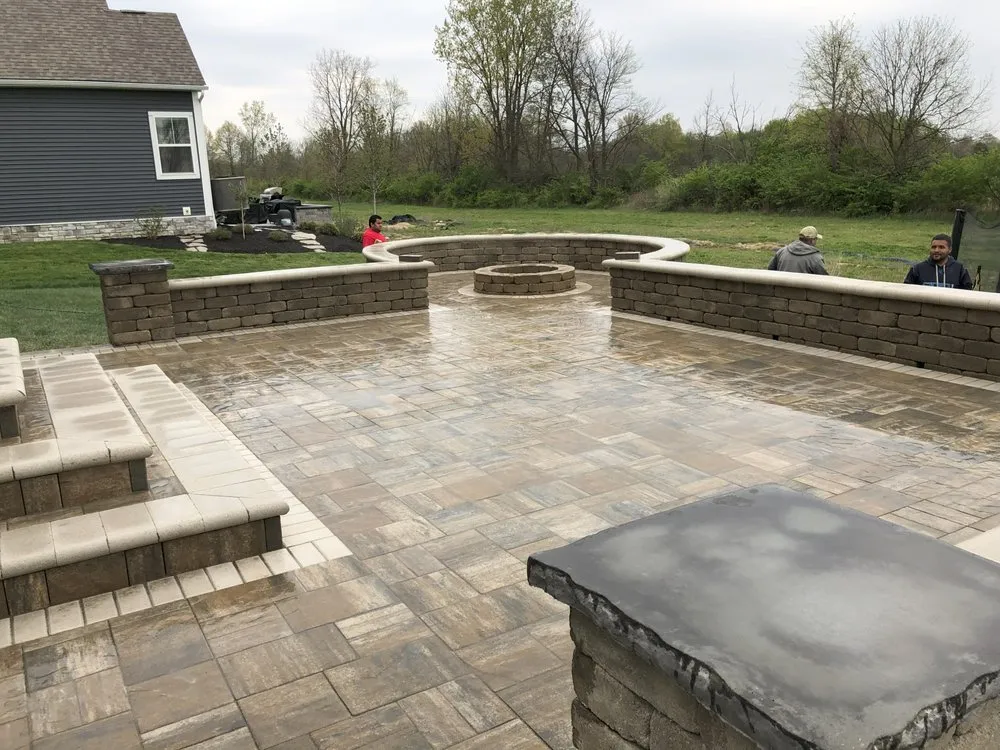 Local landscaping services experts serving Worthington, OH - Los Rubio paver and stone design