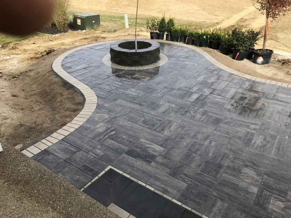 Affordable garden landscaping experts serving Worthington, OH - Los Rubio paver and stone design