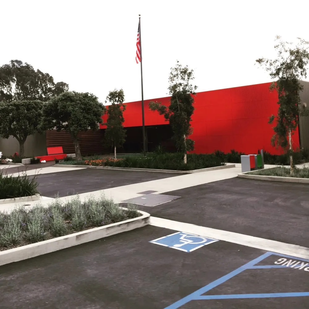 Top-rated yard cleanup service near you across Inglewood, CA - Los Trabajadores Inc