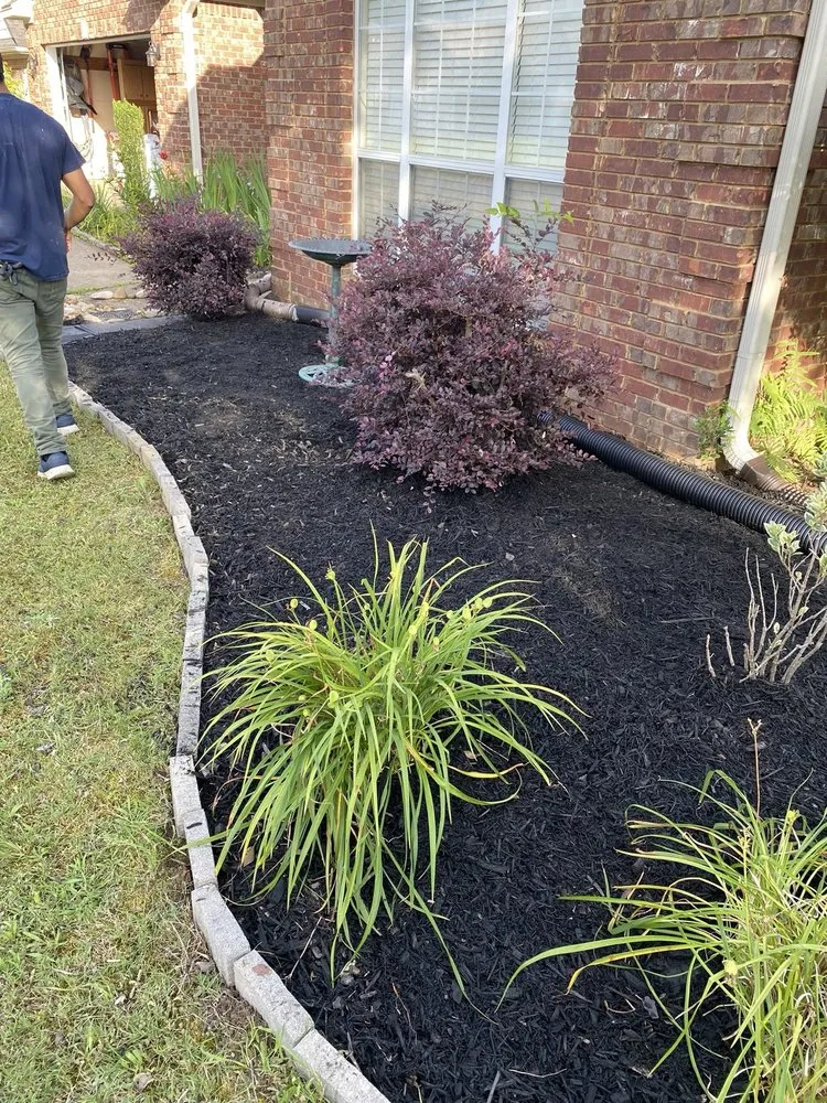 Top-rated garden landscaping in Tupelo, MS - Los Tres Hermanos