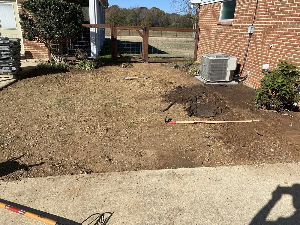 Affordable outdoor landscaping for beautiful yards in Tupelo, MS by Los Tres Hermanos