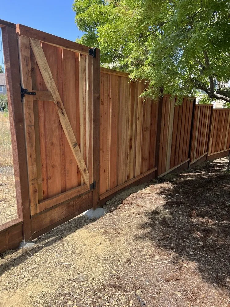 Reliable lawn care service experts serving Vacaville, CA - Los Tules Landscaping