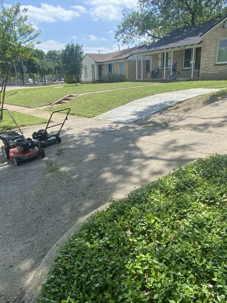 Custom lawn mowing service experts serving Dallas, TX - LosFlaccosLS