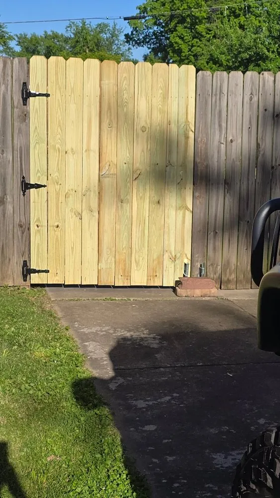 Trusted yard maintenance in Moberly, MO - Lost Art Building Services