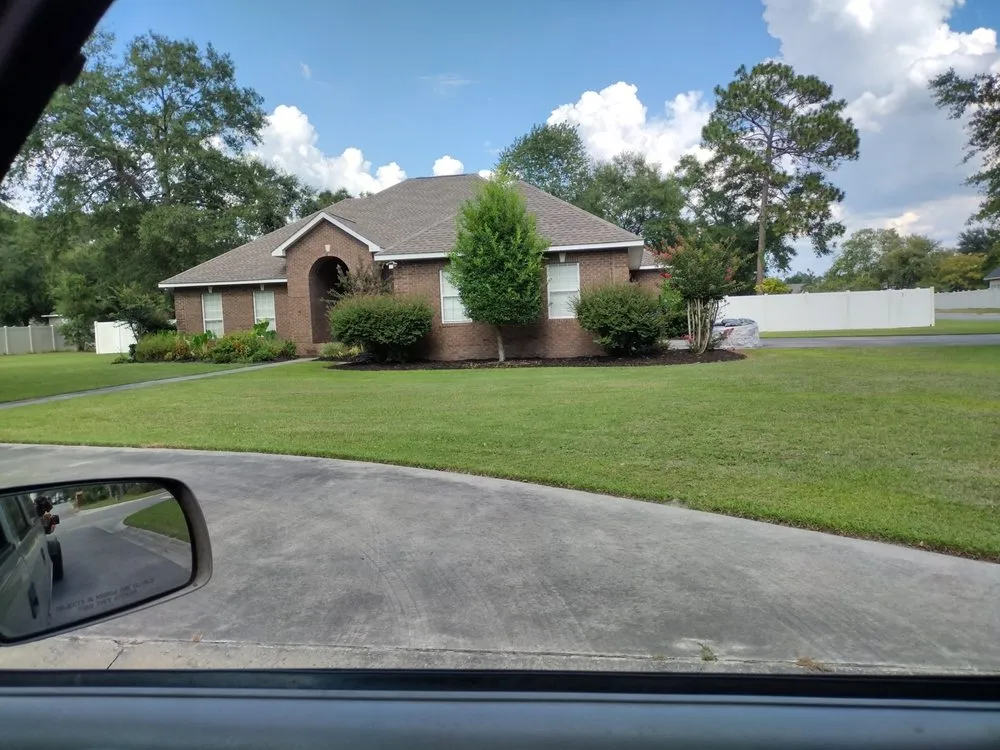 Affordable garden landscaping in Waycross, GA by Lotts Lawn Care, Landscaping and Pressure Washing