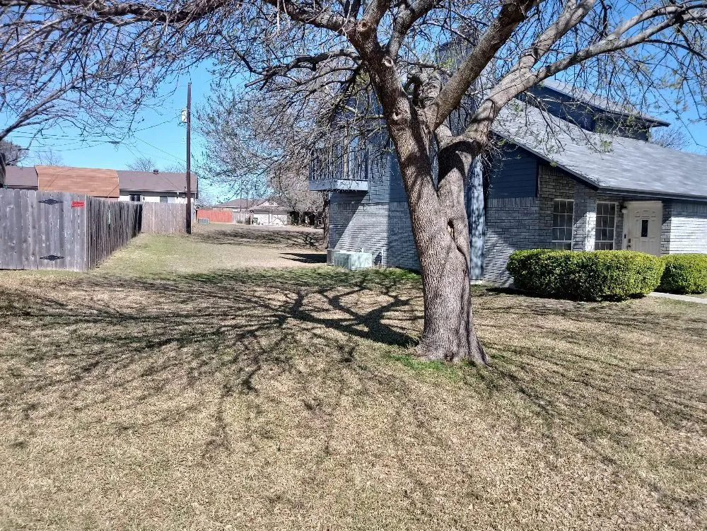 Custom residential landscaping for beautiful yards across Killeen, TX - Lotus12 Contracting