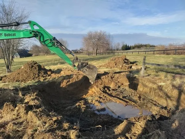 Expert garden landscaping in Leesburg, VA by Loudoun Mowing and Loader