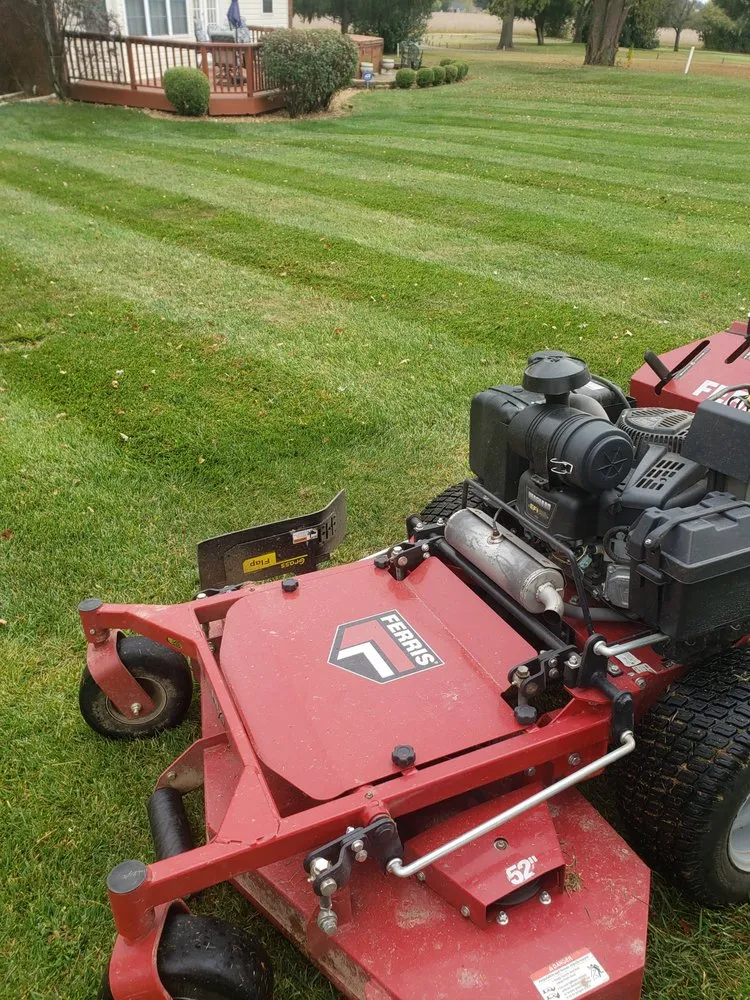 Expert lawn care service in Belleville, IL - Louie's Lawn Service