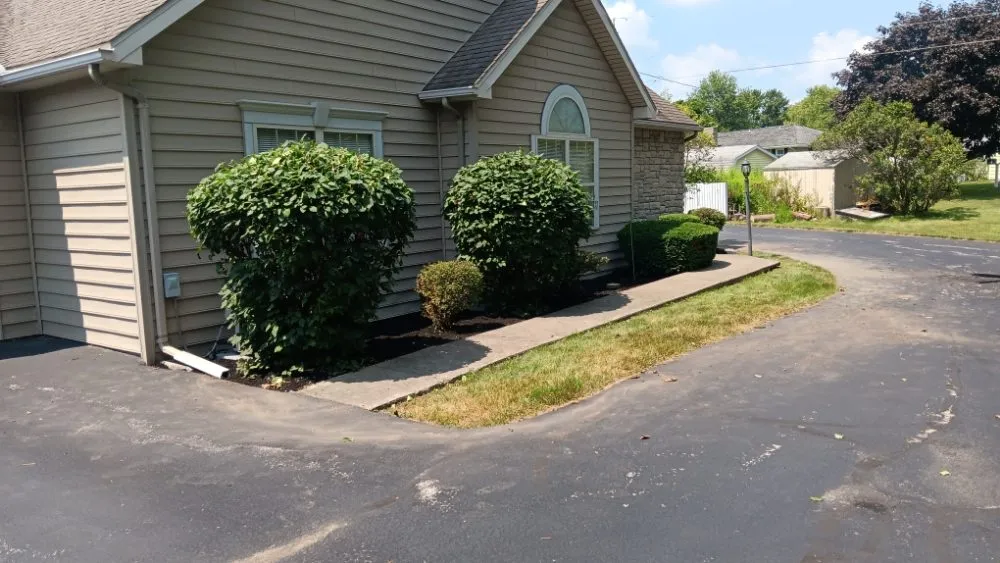 Top-rated lawn care service in North Baltimore, OH by Louis Lawn Care