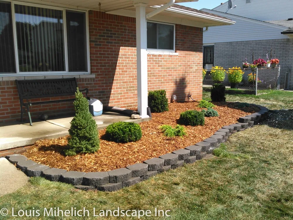 Expert garden landscaping in Macomb county, MI by Louis Mihelich Landscape