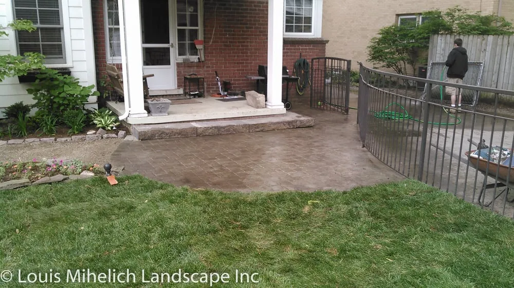 Custom garden landscaping for residential properties across Macomb county, MI - Louis Mihelich Landscape