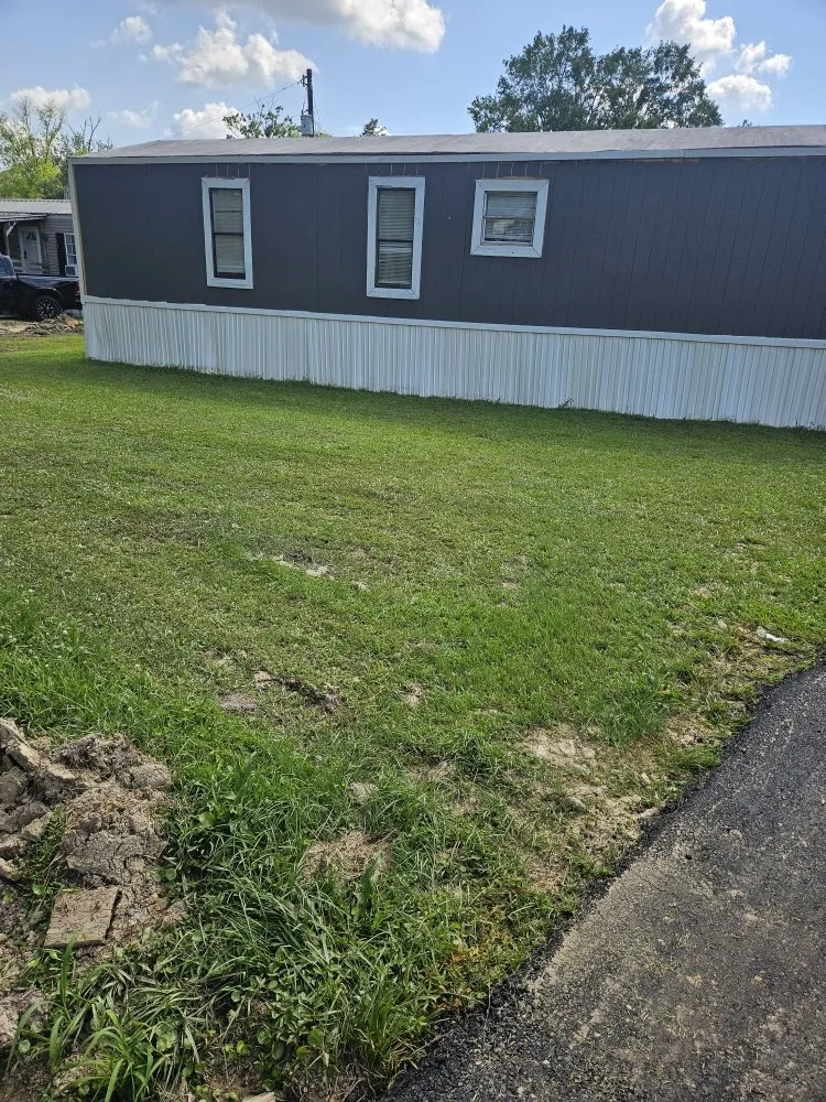 Local lawn mowing service near you in Baton Rouge, LA by Louisiana Gold Miners