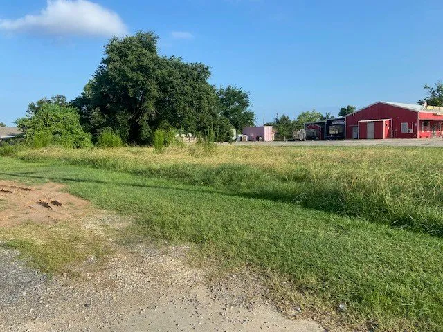 Reliable yard maintenance in Lake Charles, LA - Louisiana Land Management