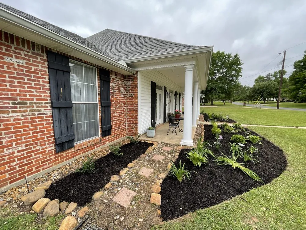 Top-rated yard cleanup service with custom design across Forest Hill, LA - Louiss Lawn & Landscape