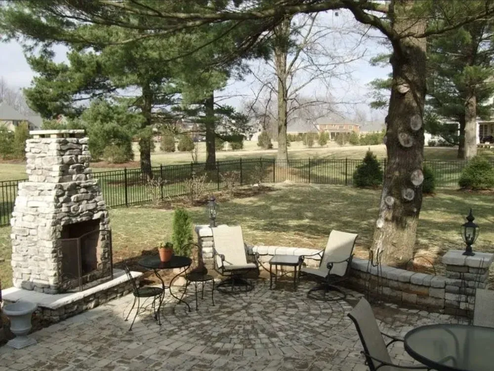 Custom lawn care service in Fisherville, KY - Louisville Hardscapes